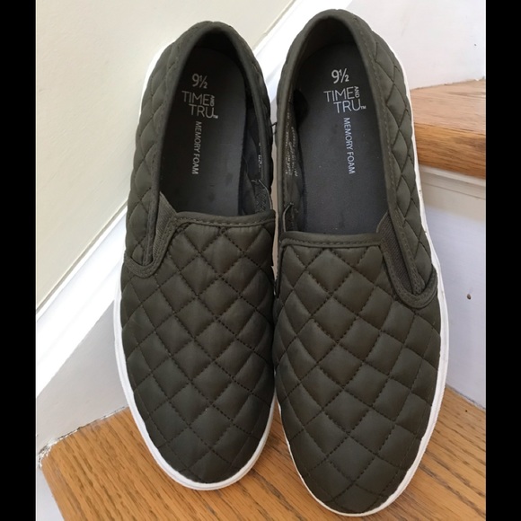 true and tru Shoes - True and tru army green memory foam shoes size91/2